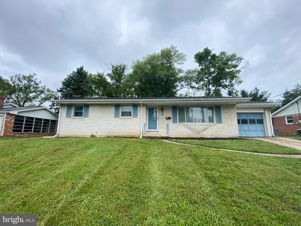 $1,925 | 816 Gobin Drive, Carlisle, PA 17013