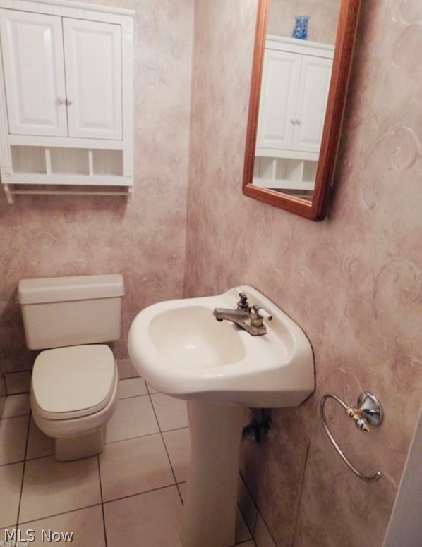 306 Richmond Road Cleveland, OH 44143 - Photo 11 of 17 Bathroom featuring toilet and tile floors