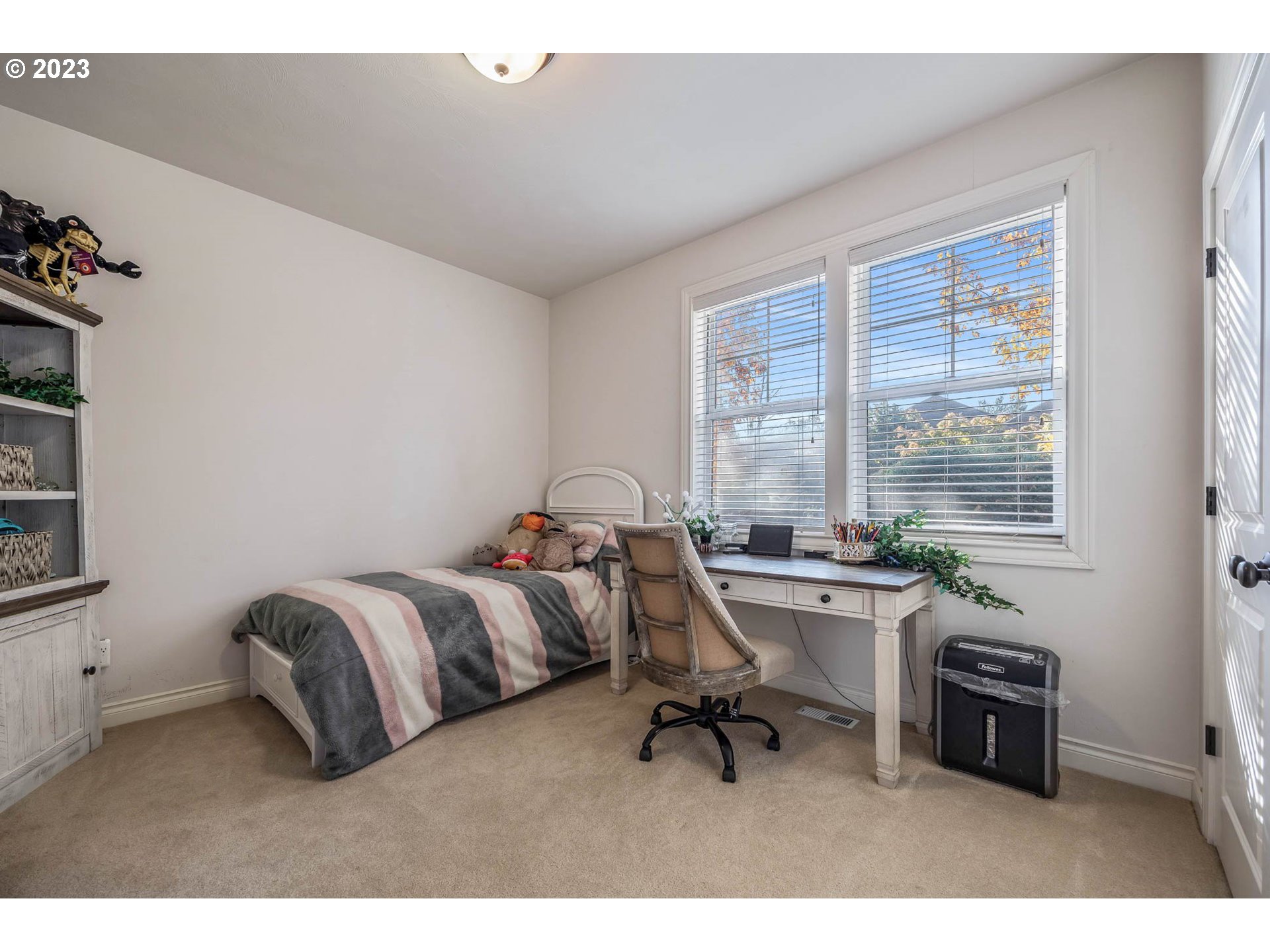 3349 Roanoke Avenue Eugene, OR 97408 - Photo 24 of 36 Bedroom