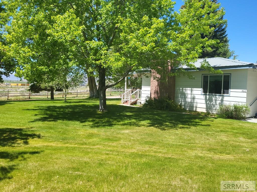 560 North Front Street Arco, ID 83213 - Photo 7 of 48