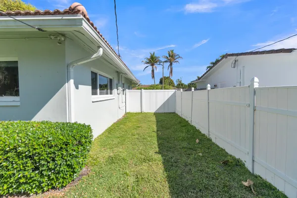 $5,250 | 1180 Southwest 17th Street, Boca Raton, FL 33486