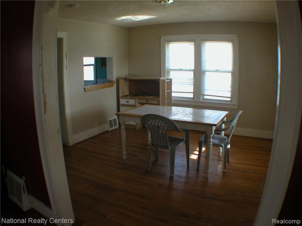25510 Graham Road Redford, MI 48239 - Photo 14 of 28
