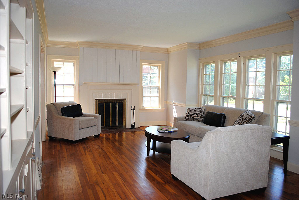 3782 Hillbrook Road Cleveland, OH 44118 - Photo 2 of 20