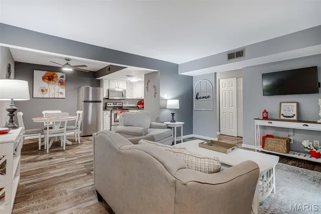 $125,000 | 1419 Durango Lane, Unit 1, Fenton, MO 63026