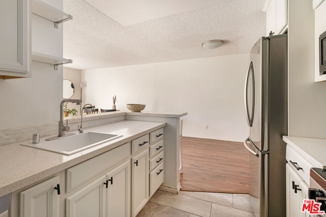 1935 Alpha Road, Unit 323 Glendale, CA 91208 - Photo 12 of 15 Gallery Image 12