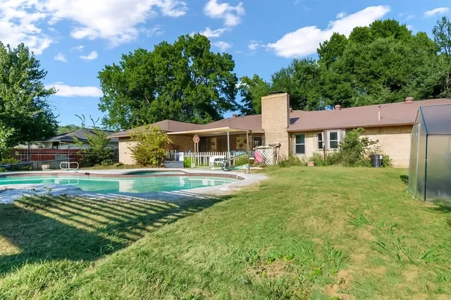 $330,000 | 1107 Griffith Avenue, Terrell, TX 75160