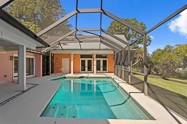 $1,987,000 | 1501 75th Circle Northeast, St. Petersburg, FL 33702