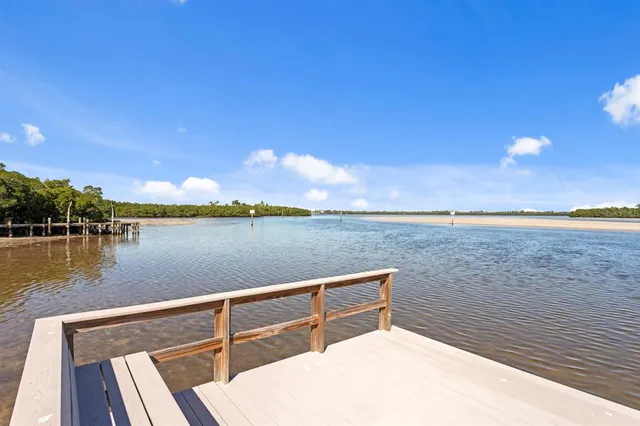 $1,987,000 | 1501 75th Circle Northeast, St. Petersburg, FL 33702