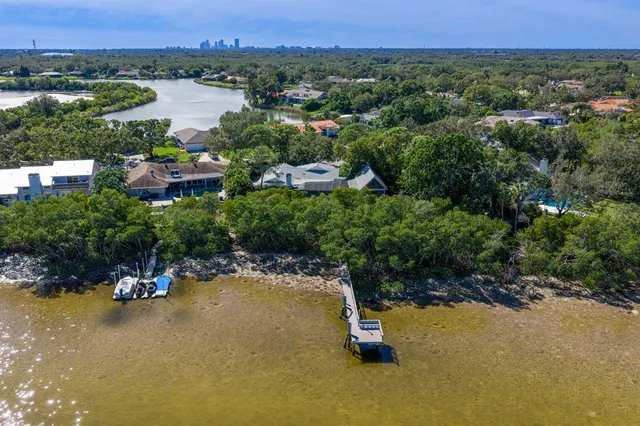 $1,987,000 | 1501 75th Circle Northeast, St. Petersburg, FL 33702