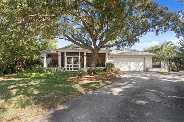$1,987,000 | 1501 75th Circle Northeast, St. Petersburg, FL 33702