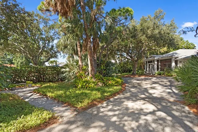 $1,987,000 | 1501 75th Circle Northeast, St. Petersburg, FL 33702