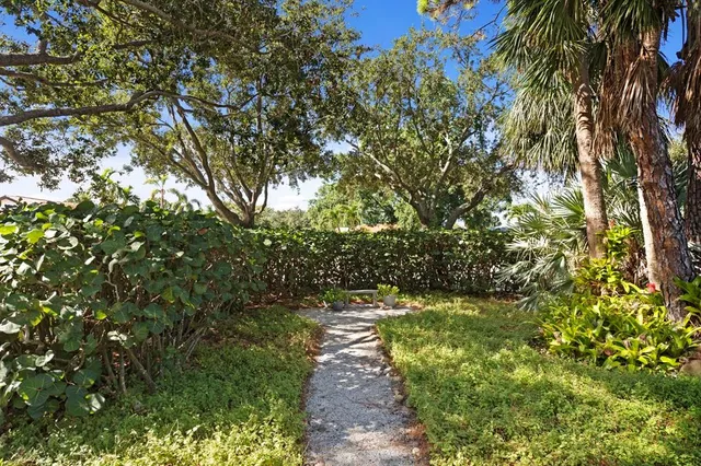 $1,987,000 | 1501 75th Circle Northeast, St. Petersburg, FL 33702