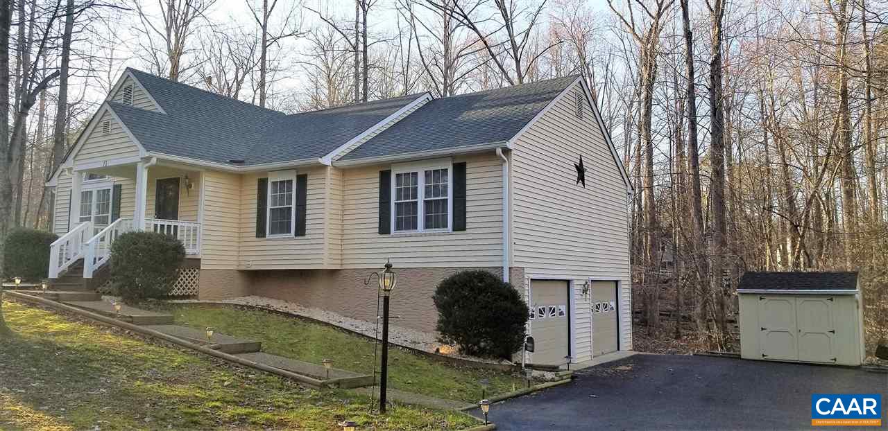 13 Colonial Road Palmyra, VA 22963 - Photo 1 of 34 a backyard of a house