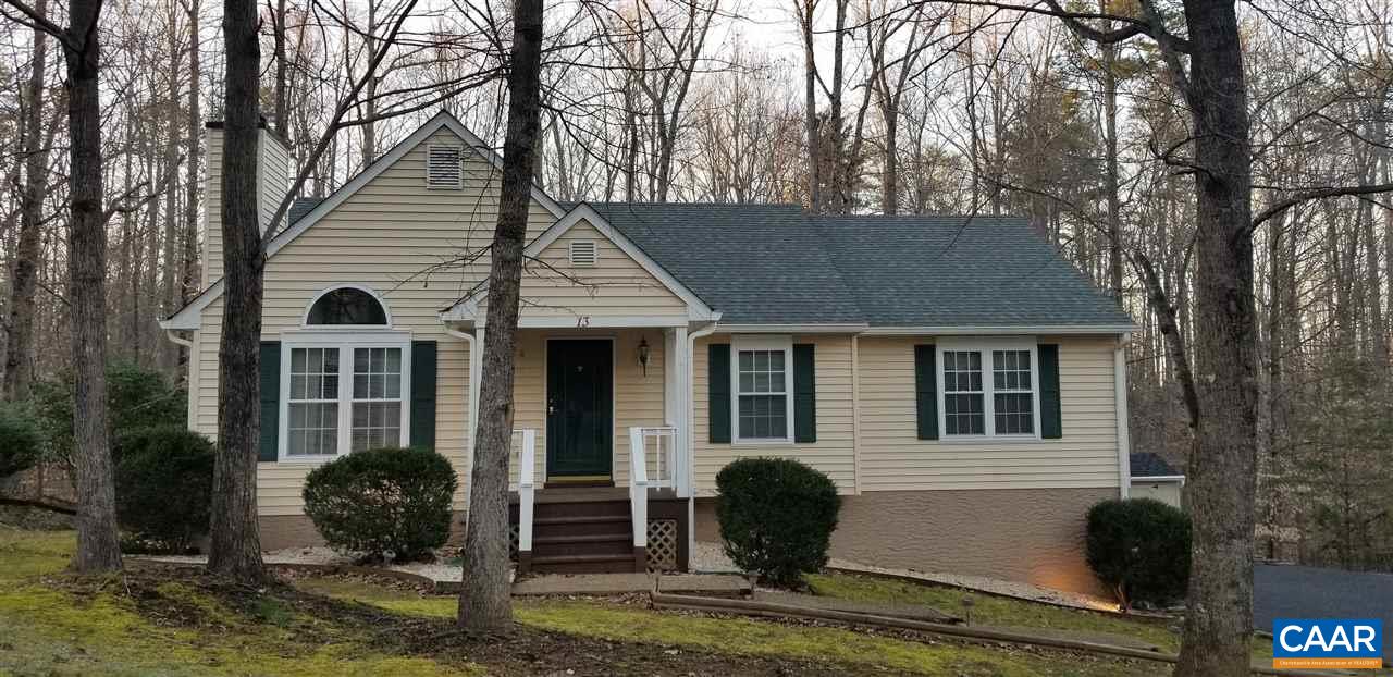 13 Colonial Road Palmyra, VA 22963 - Photo 28 of 34 a view of a house with backyard and sitting area