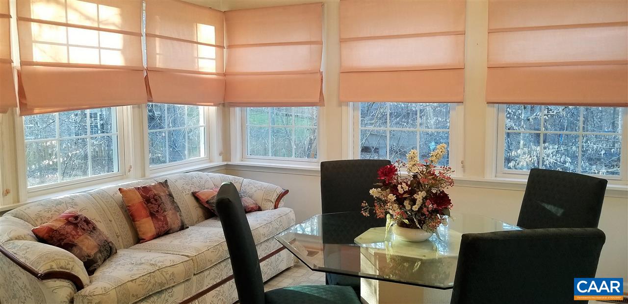13 Colonial Road Palmyra, VA 22963 - Photo 5 of 34 a living room with furniture and a large window