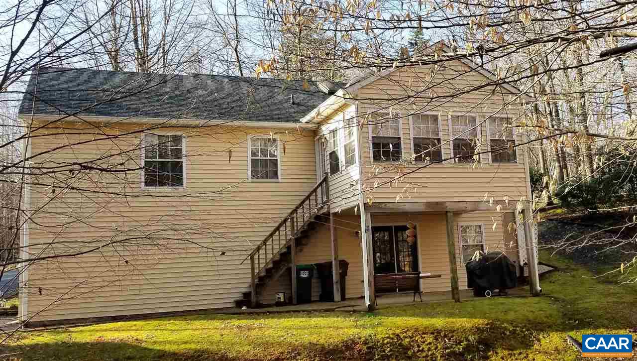13 Colonial Road Palmyra, VA 22963 - Photo 6 of 34 a view of a house with a yard