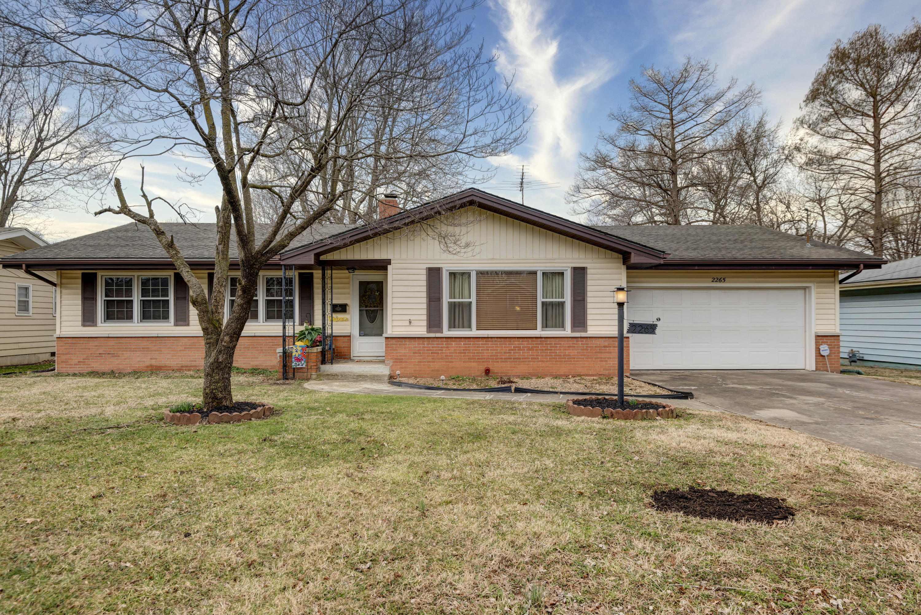 2265 South Kings Avenue Springfield, MO 65807 - Photo 1 of 1 Welcome Home!!