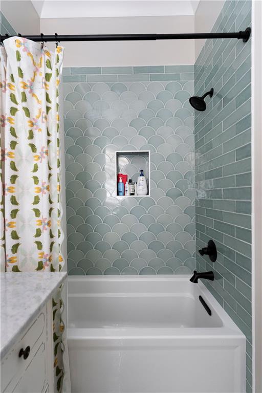 49 Cedar Gate Lane Kingston, GA 30145 - Photo 47 of 73 a bathroom with a shower and a bathtub