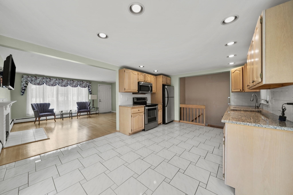 41 Samoset Road Peabody, MA 01960 - Photo 10 of 37
