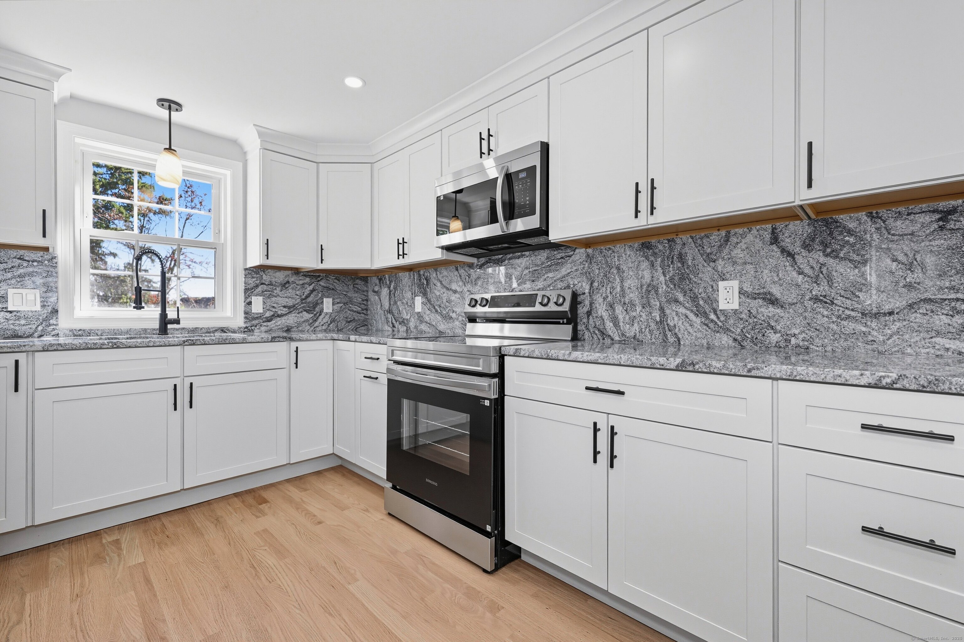 90 Battle Street Bristol, CT 06010 - Photo 4 of 68