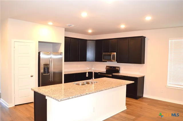 $1,899 | 1911 Meridian Loop, Temple, TX 76504