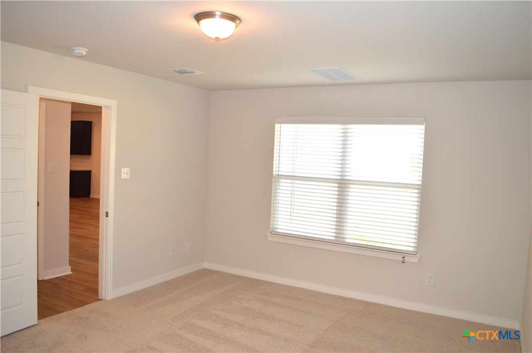 1911 Meridian Loop Temple, TX 76504 - Photo 10 of 26 an empty room with windows
