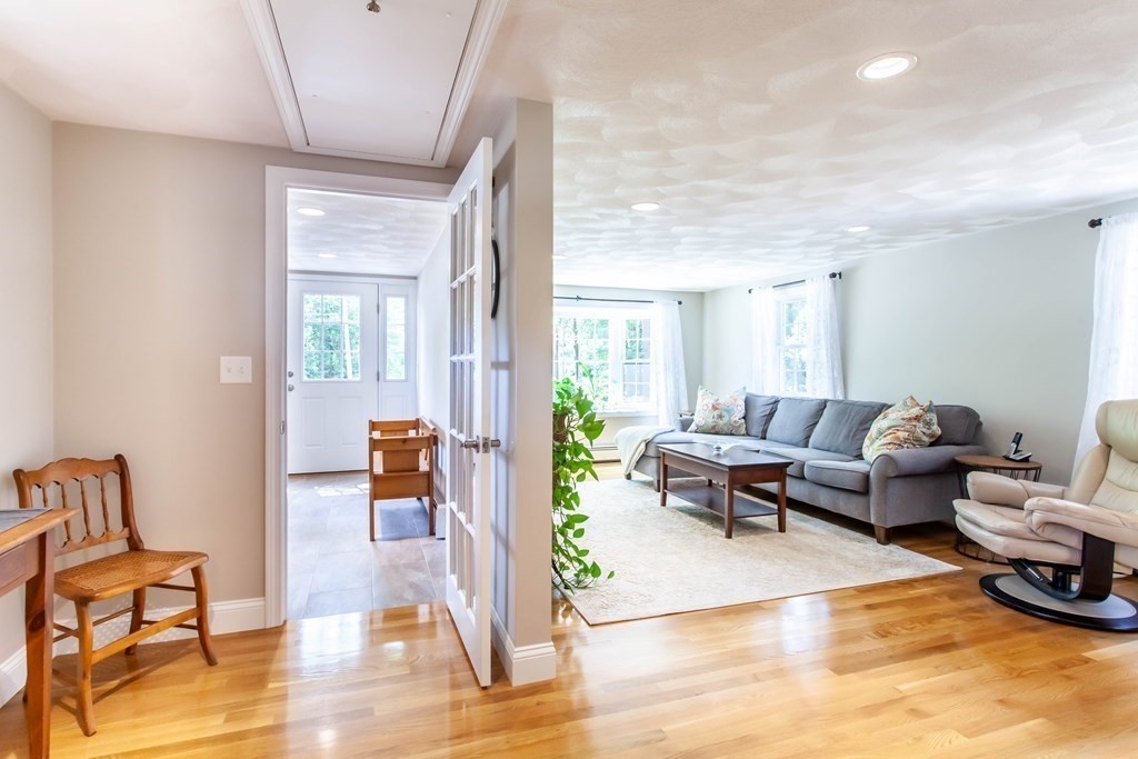 12 Stratton Hill Road Westford, MA 01886 - Photo 3 of 39 Gallery Image 3