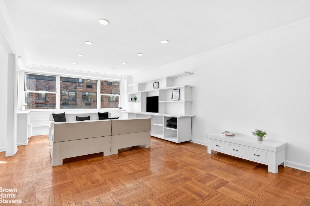 233 East 70th Street, Unit 15S Manhattan, NY 10021 - Photo 4 of 17