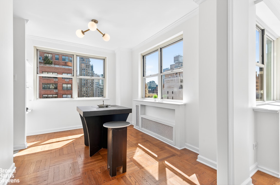 233 East 70th Street, Unit 15S Manhattan, NY 10021 - Photo 5 of 17