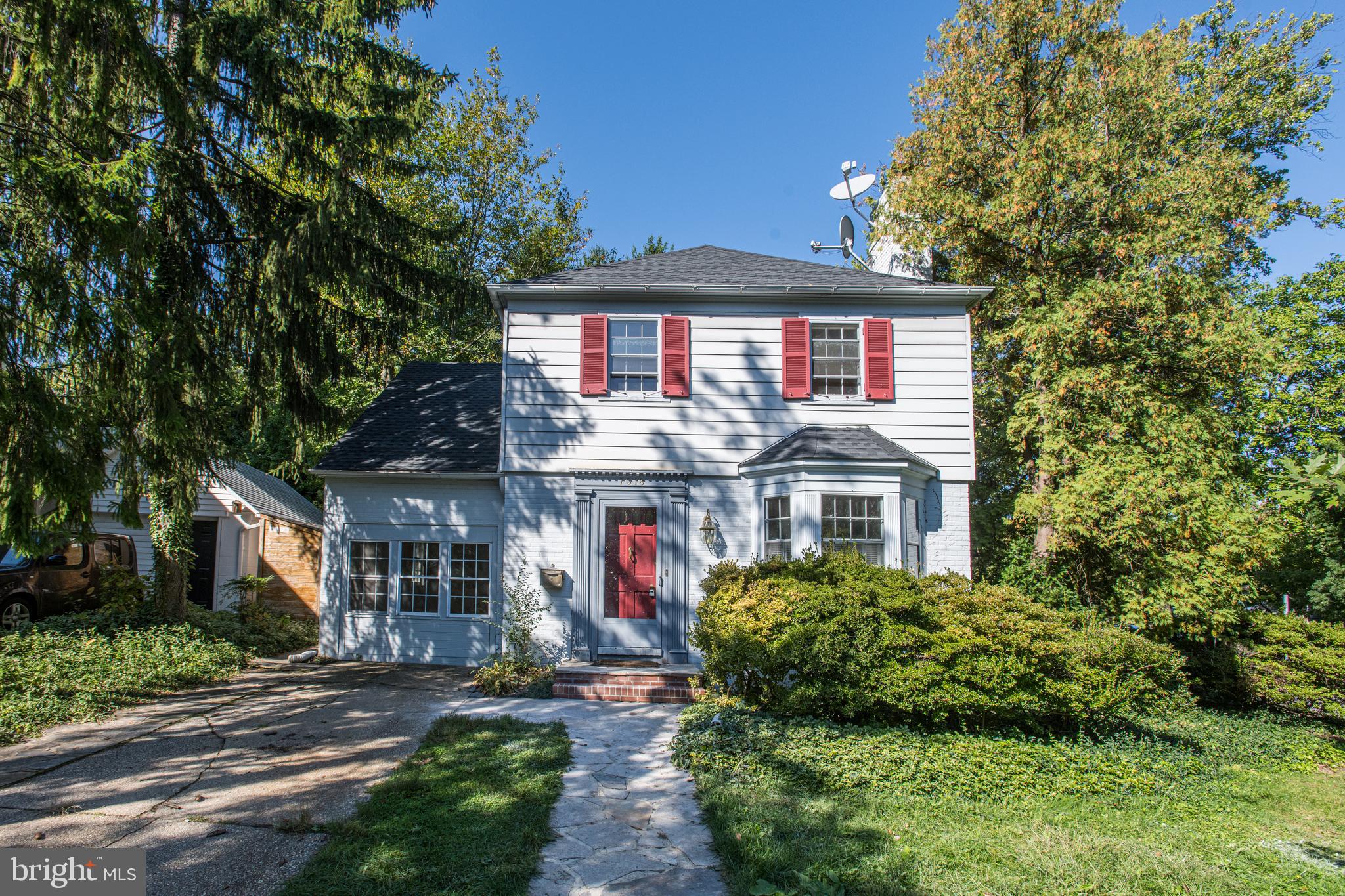 7018 Kenleigh Road Baltimore, MD 21212 - Photo 3 of 42 Deep in the heart of Stoneleigh on a huge yard