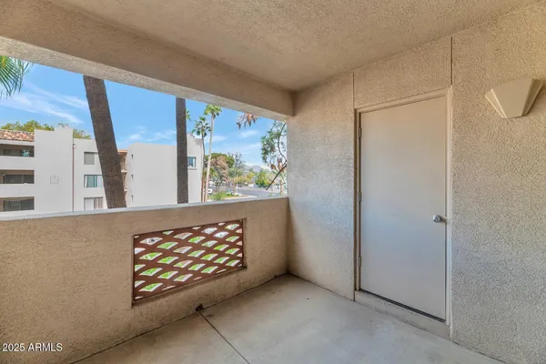 $2,495 | 5104 North 32nd Street, Unit 307, Phoenix, AZ 85018