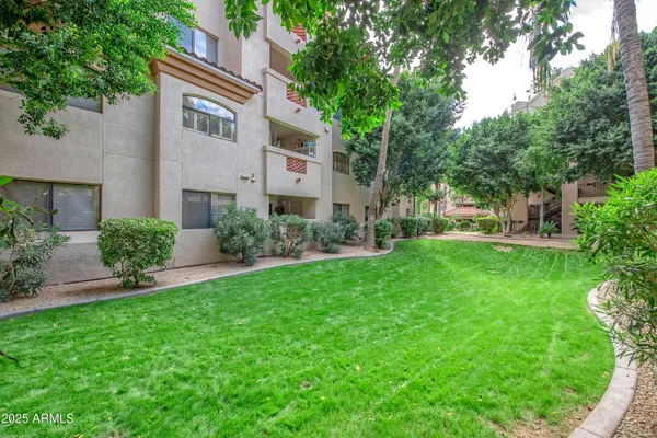 $2,495 | 5104 North 32nd Street, Unit 307, Phoenix, AZ 85018