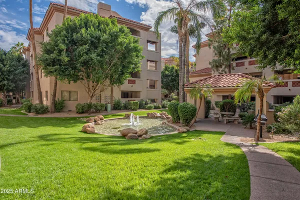 $2,495 | 5104 North 32nd Street, Unit 307, Phoenix, AZ 85018