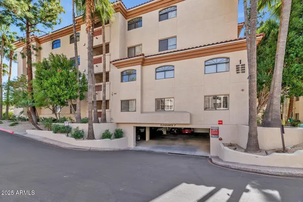 $2,495 | 5104 North 32nd Street, Unit 307, Phoenix, AZ 85018