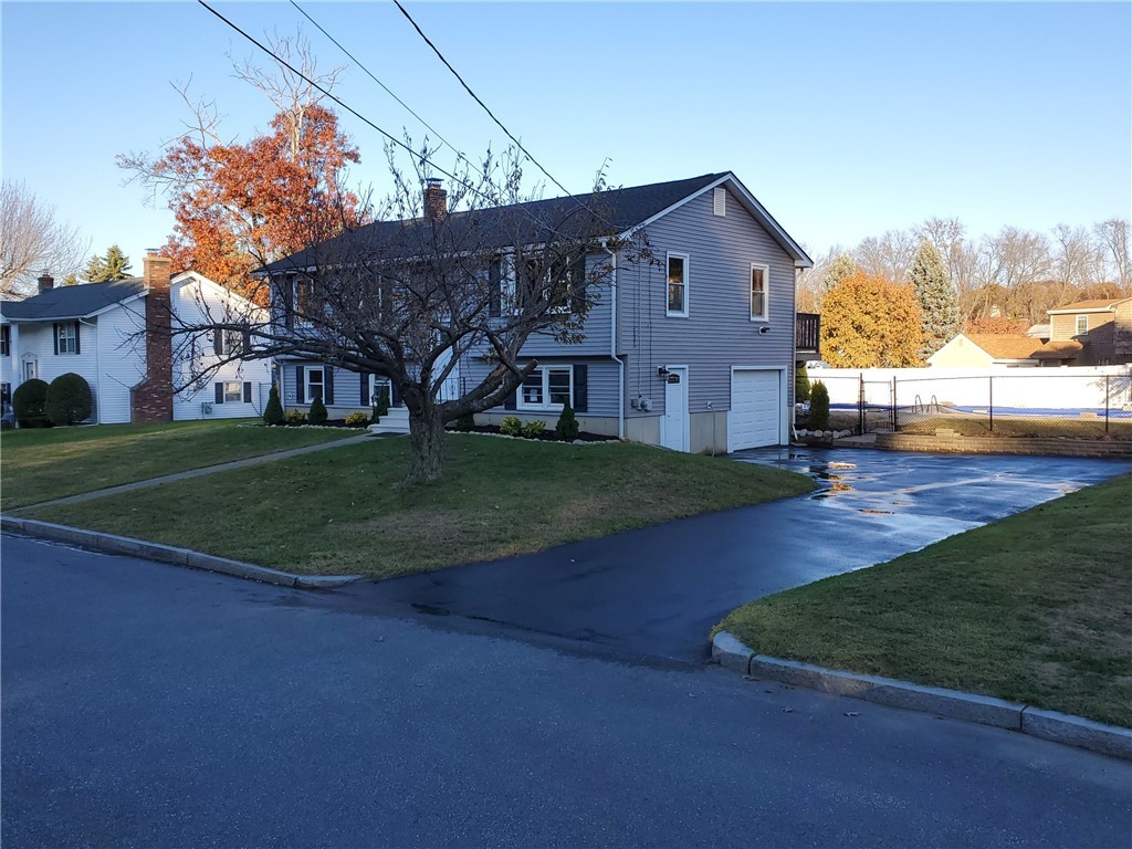 96 Ray Avenue Woonsocket, RI 02895 - Photo 3 of 27