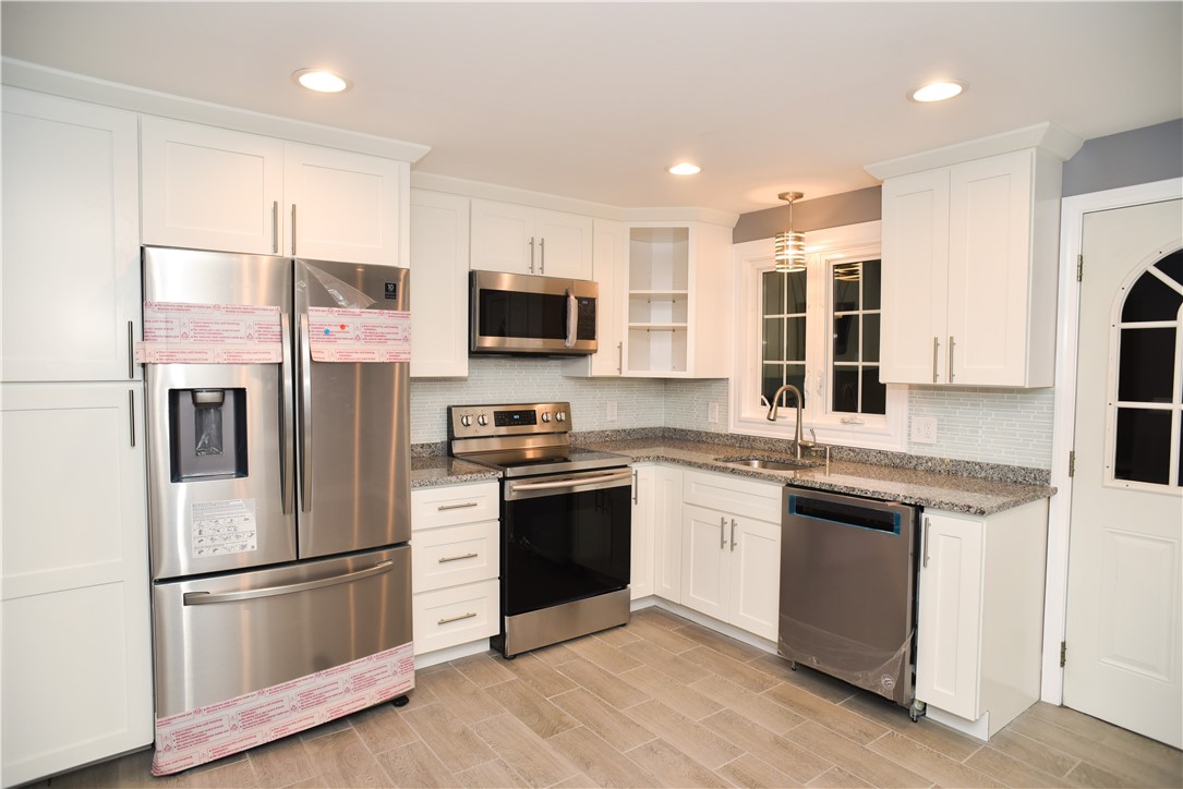 96 Ray Avenue Woonsocket, RI 02895 - Photo 6 of 27