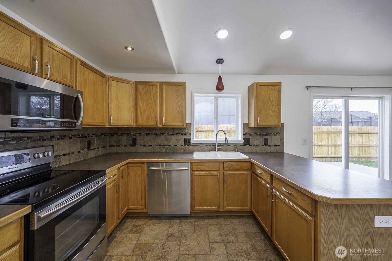 1401 South Hamilton Road Moses Lake, WA 98837 - Photo 11 of 38
