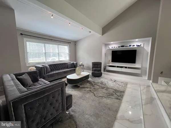 $4,800 | 3332 Philmont Avenue, Huntingdon Valley, PA 19006