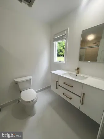 $4,800 | 3332 Philmont Avenue, Huntingdon Valley, PA 19006