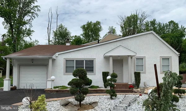 $4,800 | 3332 Philmont Avenue, Huntingdon Valley, PA 19006