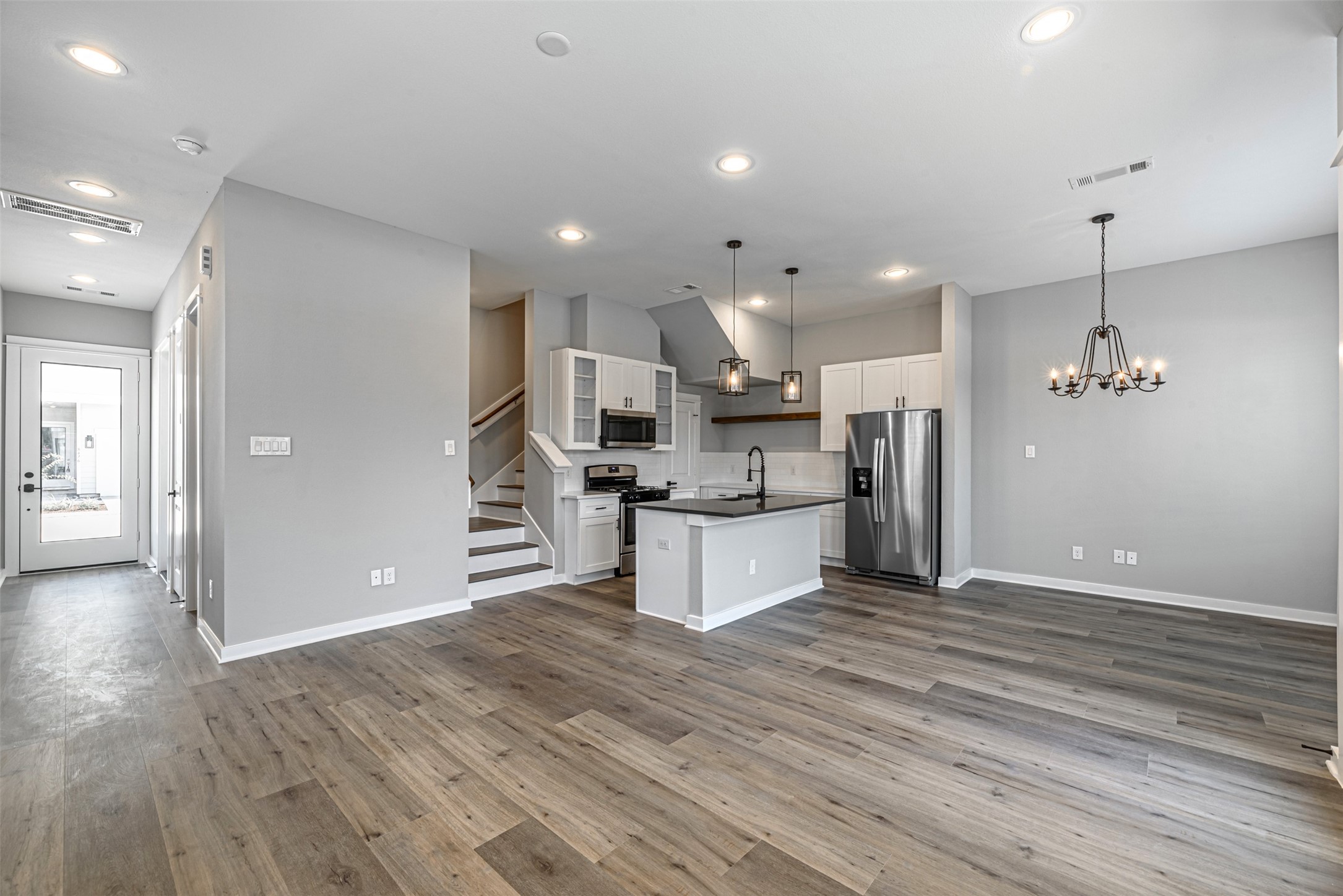 8475 Berry Brush Houston, TX 77022 - Photo 4 of 30