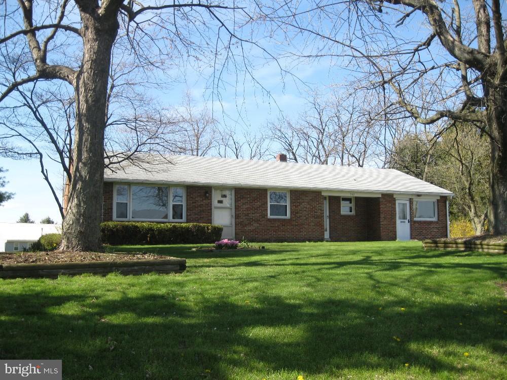 562 West Sun Hill Road Manheim, PA 17545 - Photo 1 of 8