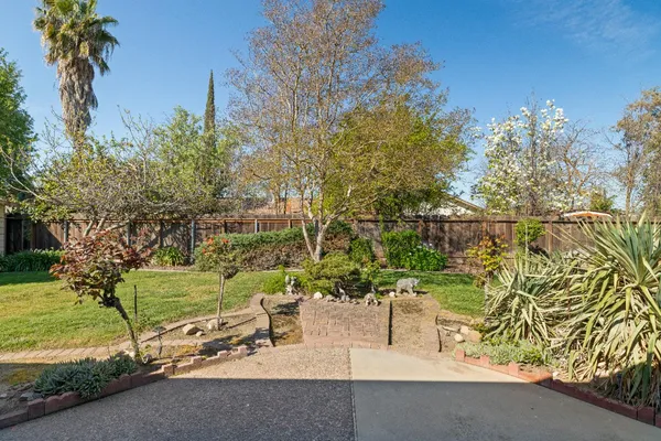 $490,000 | 1001 Zinfandel Place, Modesto, CA 95351