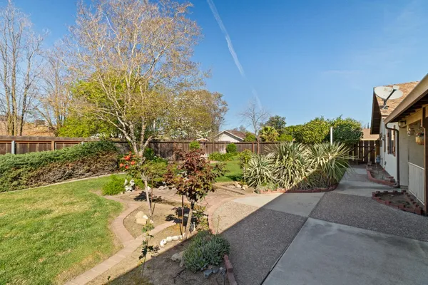 $490,000 | 1001 Zinfandel Place, Modesto, CA 95351