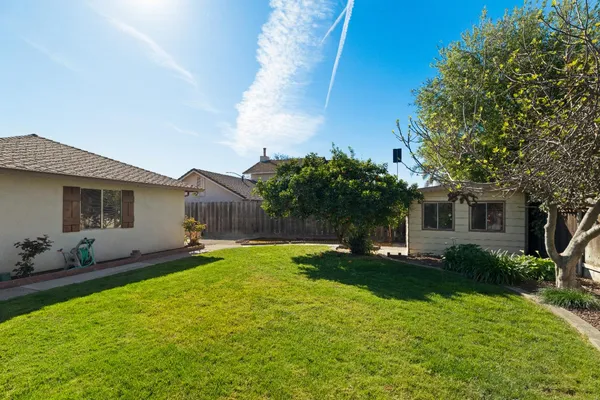 $490,000 | 1001 Zinfandel Place, Modesto, CA 95351