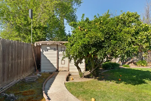 $490,000 | 1001 Zinfandel Place, Modesto, CA 95351