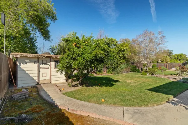 $490,000 | 1001 Zinfandel Place, Modesto, CA 95351