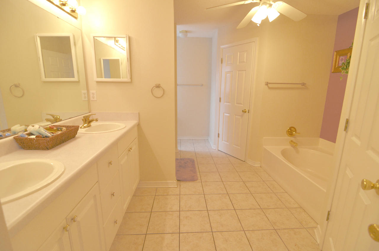 7528 Woodmont Road Navarre, FL 32566 - Photo 34 of 44 DSC_2070