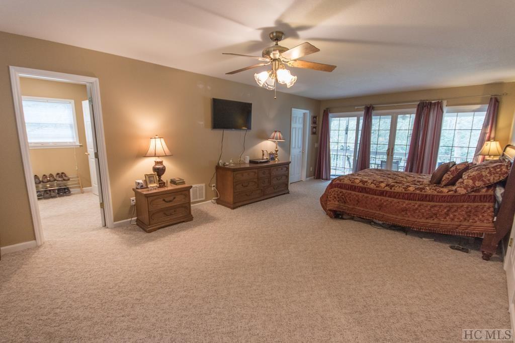 4525 Tessentee Road Franklin, NC 28734 - Photo 31 of 72 Gallery Image 31