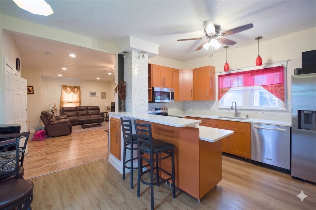 65 Pearl Street Clinton, MA 01510 - Photo 4 of 32
